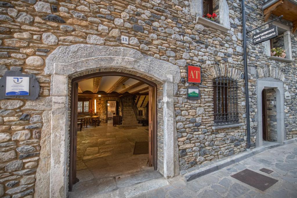 Fotografie z fotogalerie ubytování Apartamentos Casa Pichuana v destinaci Benasque