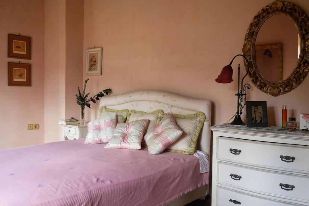 Posteľ alebo postele v izbe v ubytovaní Wonderful 4 Bedroom Villa & separate guest house Villa Thalia
