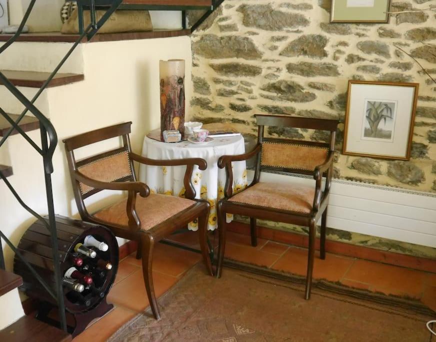 Posedenie v ubytovaní Wonderful 4 Bedroom Villa & separate guest house Villa Thalia