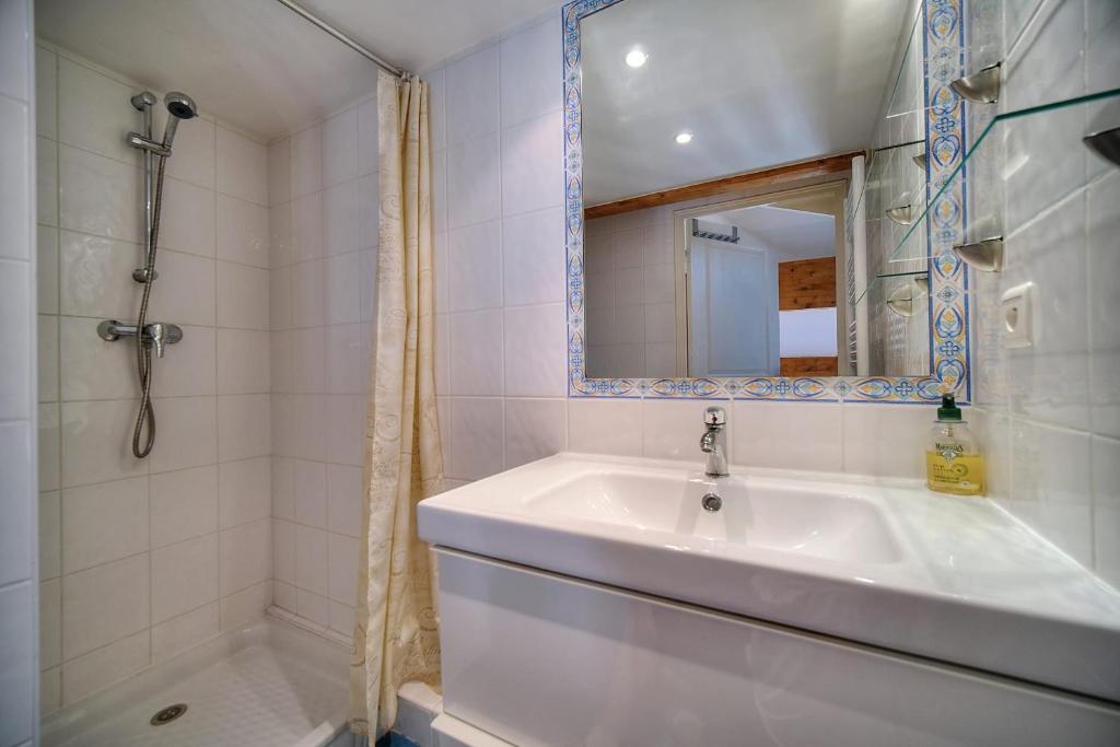Kúpeľňa v ubytovaní REF 1766 - Cannes Center - Apartment for rent