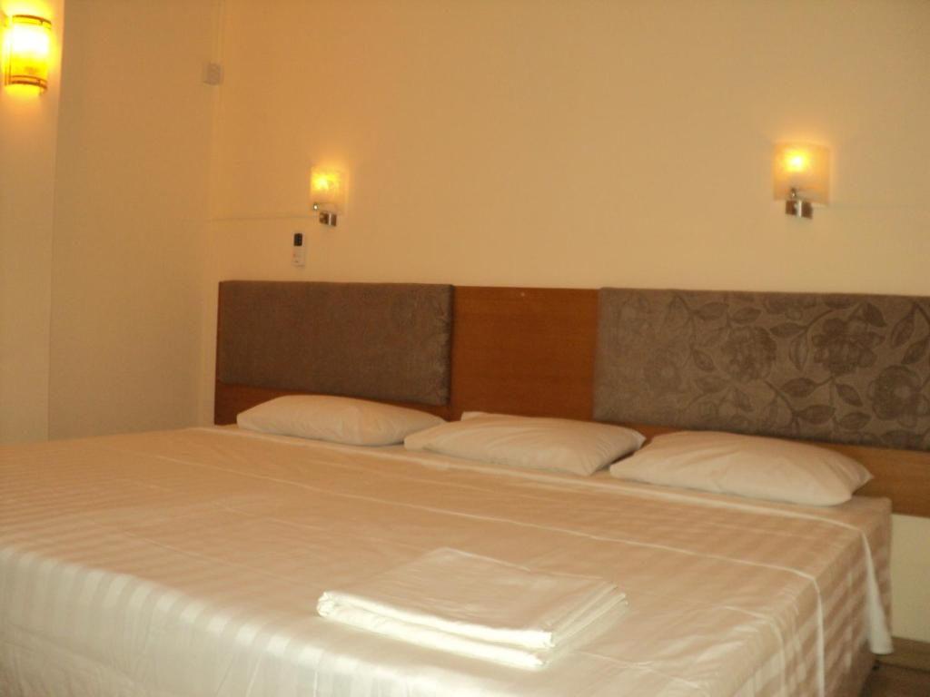 Monalysa St Honore Apartment & Studios Grand Bay - Half Basement 3-Bedrooms Apartment