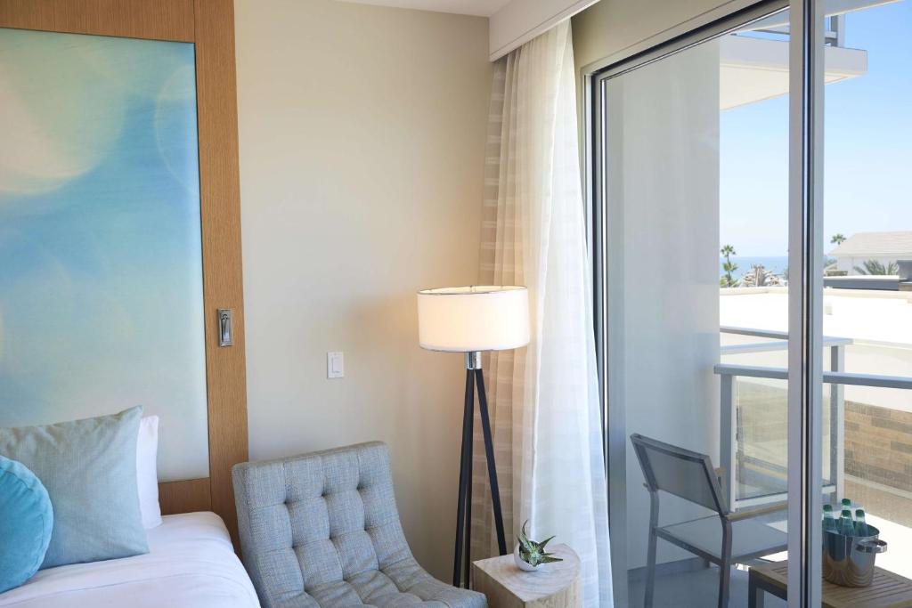 Paséa Hotel & Spa - Partial Ocean View King