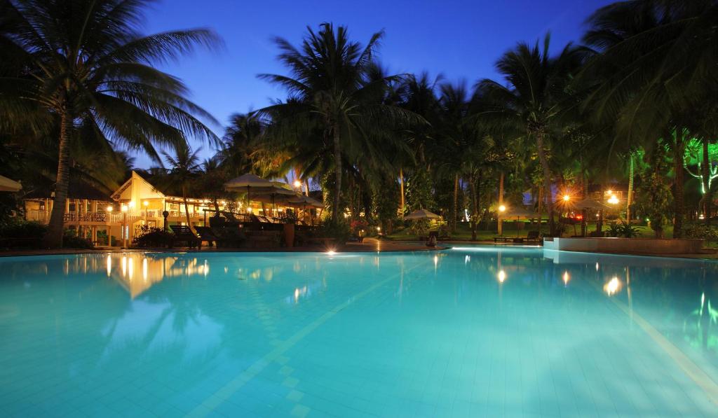 Hồ bơi trong/gần Saigon Mui Ne Resort