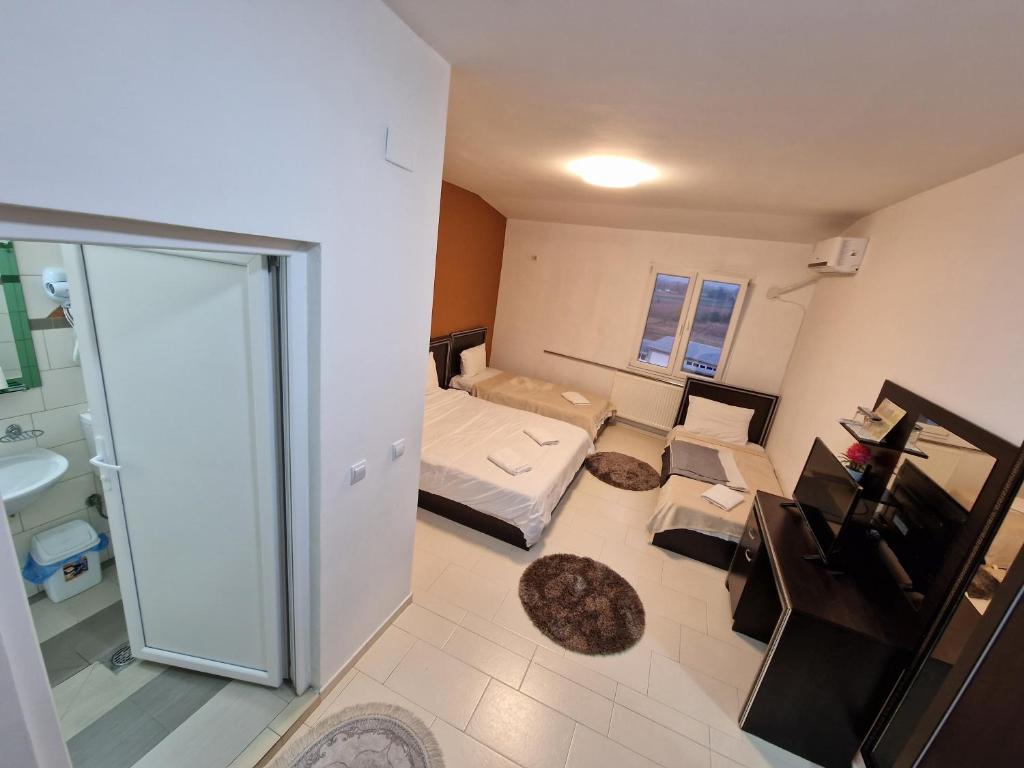 Hotel Yal Restaurant - Quarto Quadruplas Com Banheiro Privativo