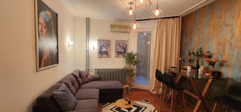 Red Clay Hilandarska - Housity