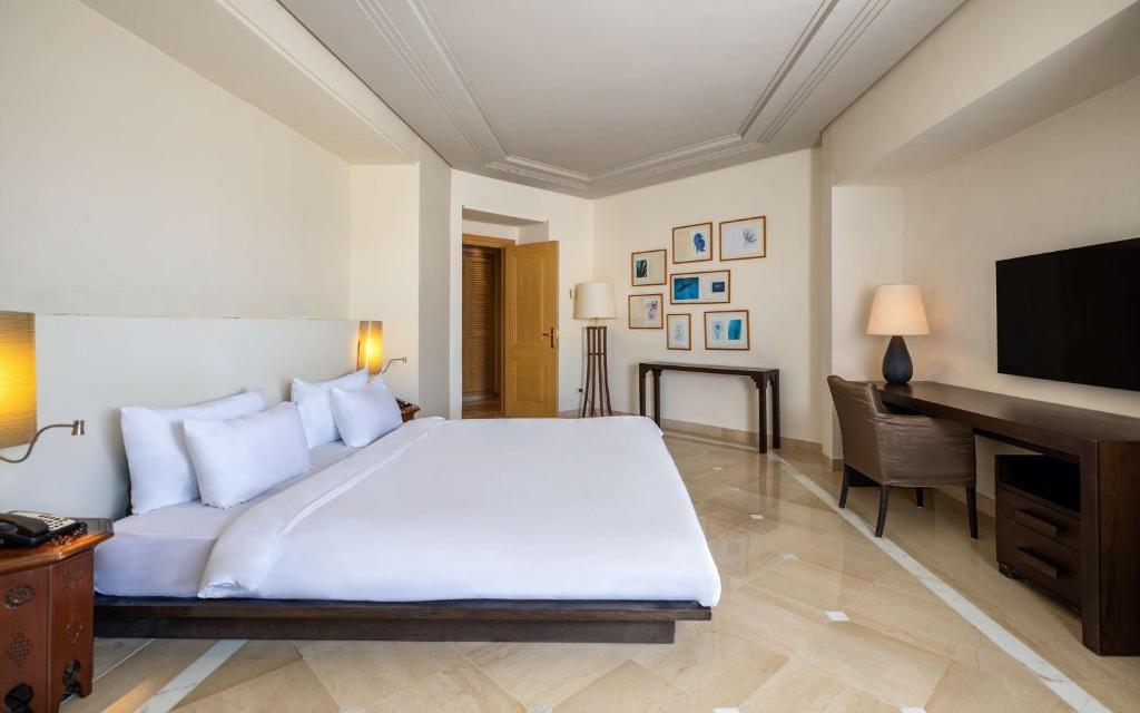 Posteľ alebo postele v izbe v ubytovaní Radisson Blu Palace Resort & Thalasso, Djerba