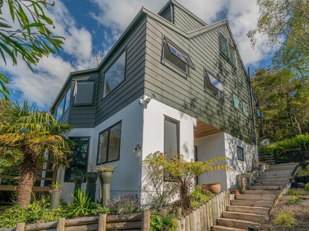 Hillside Haven Tairua Holiday Home, Tairua (aktualisierte Preise für