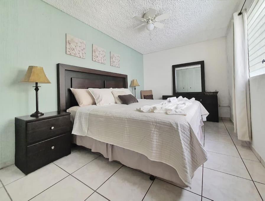 San Benito 2Brm Near Zona Rosa &Malls Wifi&CableTV, San Salvador