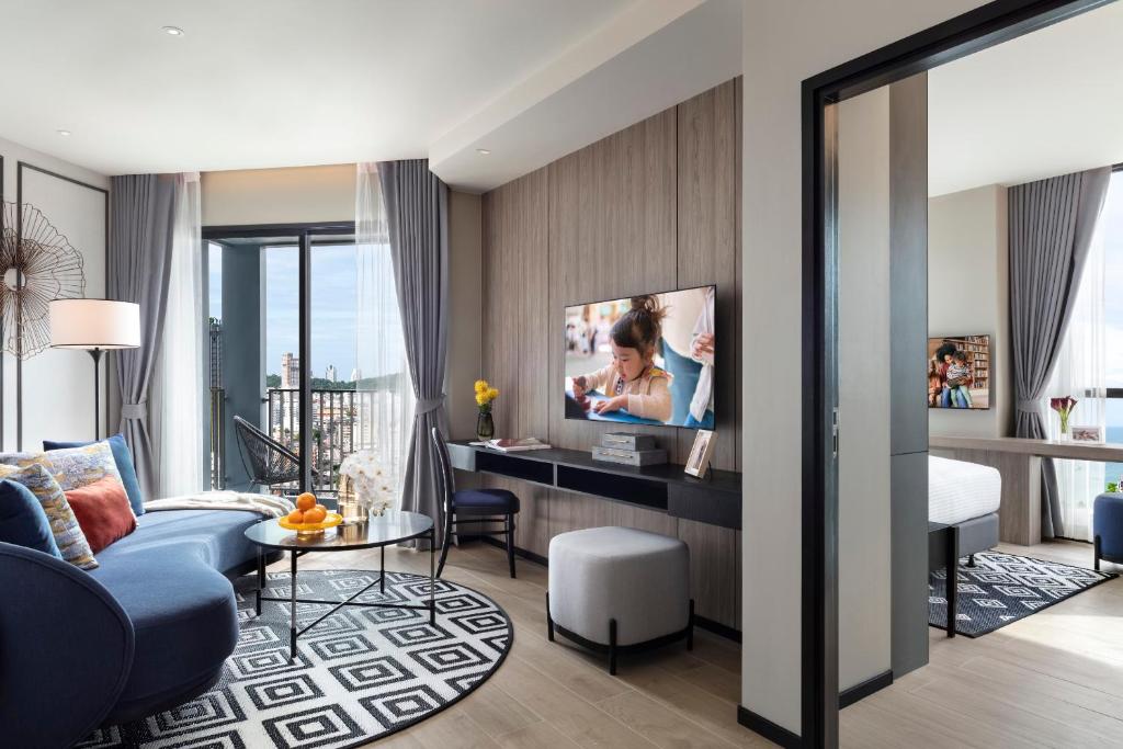 
One-Bedroom Premier with Sea View
