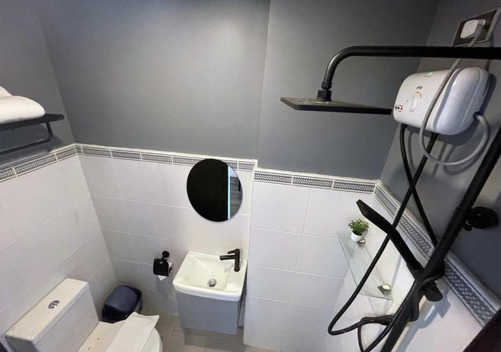 Koupelna v ubytování mySTAY Hotel BGC West