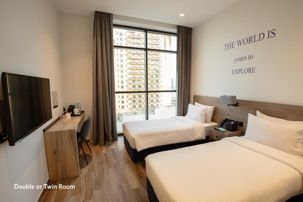 
Deluxe Room Twin Bed with City View (includes 25% off F&B)
