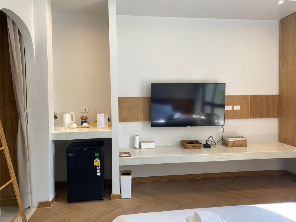 TV a/nebo společenská místnost v ubytování River Kwai Kiri Resort