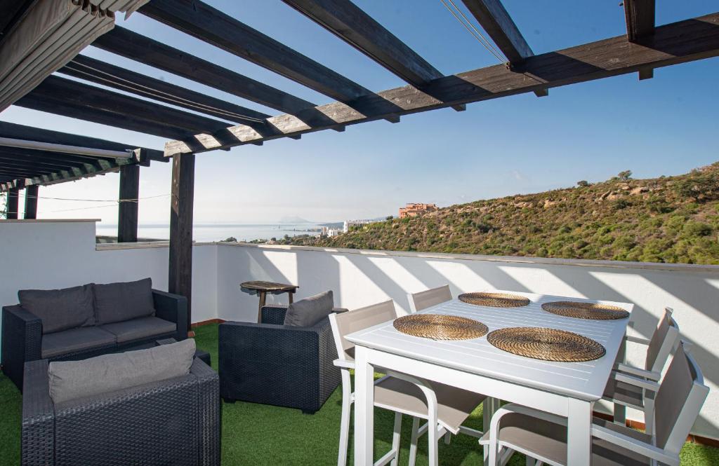 Rock Bay I 2392 beautiful seaview penthouse