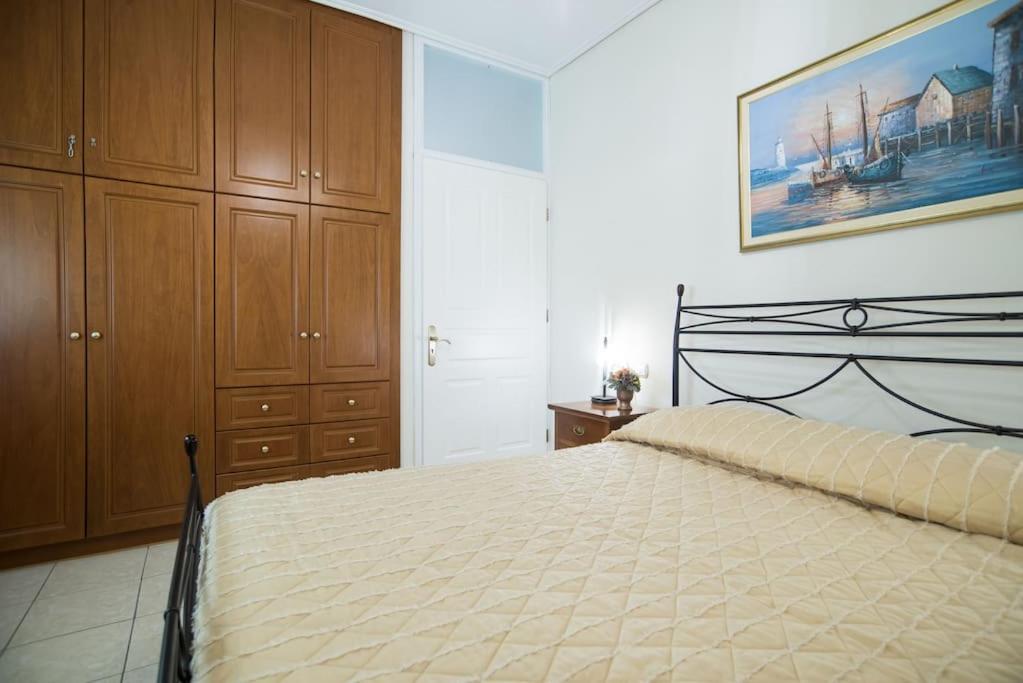 Posteľ alebo postele v izbe v ubytovaní Beachfront villa in Galaxidi