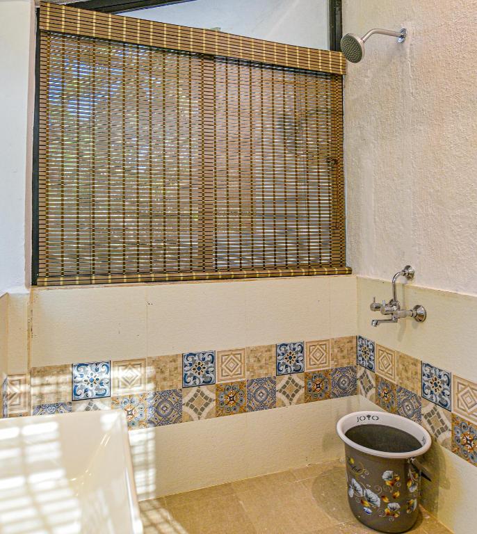 Koupelna v ubytování GR Stays WHITE HOUSE 4bhk Private Pool Villa in Calangute