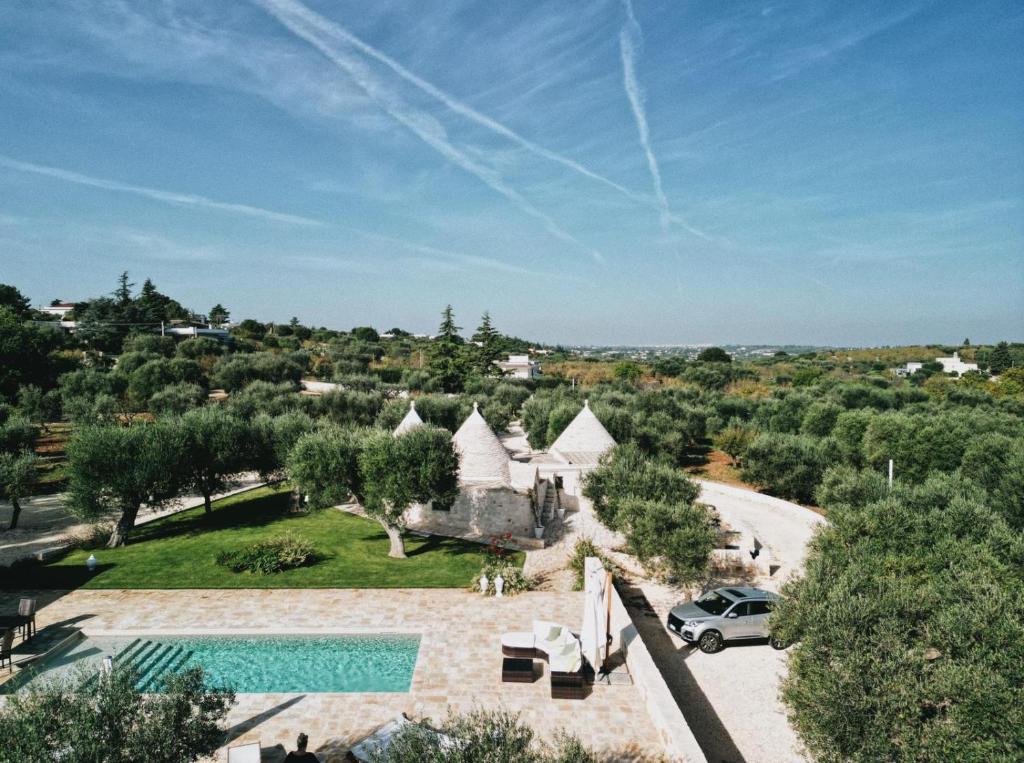 Bazén v ubytovaní Trulli Vecchia Corte Monopoli alebo v jeho blízkosti