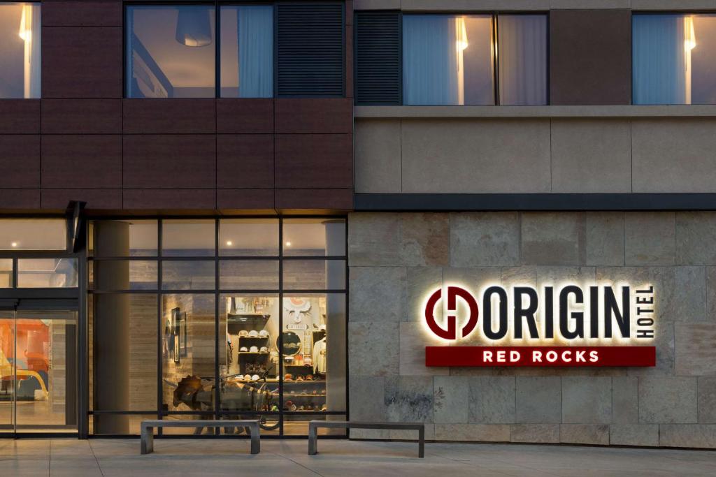 Certifikát, hodnocení, plakát nebo jiný dokument vystavený v ubytování Origin Red Rocks, a Wyndham Hotel
