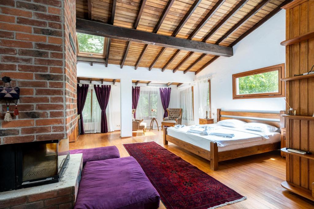 Ephesus Lodge - Deluxe Queen Room