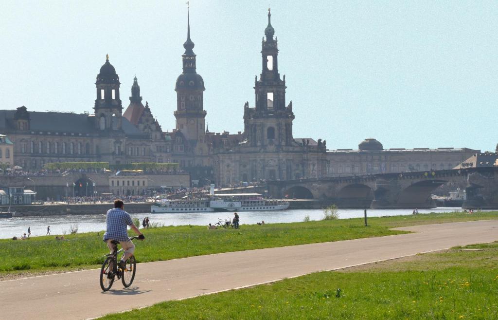 Jízda na kole v ubytování Taste Hotel Dresden-ehemals Residenz Alt Dresden nebo okolí