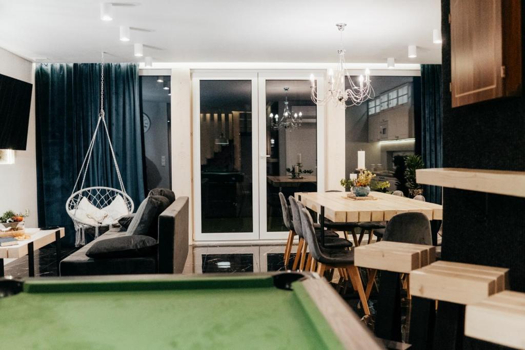 Posedenie v ubytovaní Dream Hill - Dom Premium z jacuzzi oraz sauną w cenie i na wyłączność