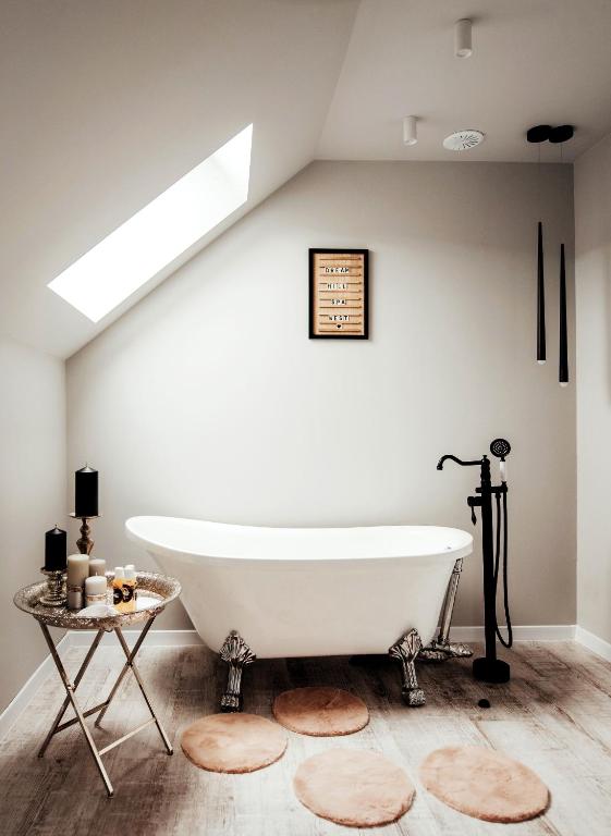 Fotografia z galérie ubytovania Dream Hill - Dom Premium z jacuzzi oraz sauną w cenie i na wyłączność v destinácii Jazowsko