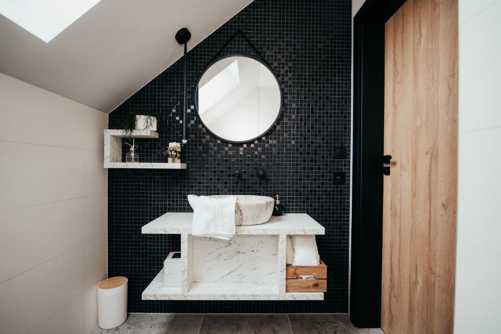 Kúpeľňa v ubytovaní Dream Hill - Dom Premium z jacuzzi oraz sauną w cenie i na wyłączność