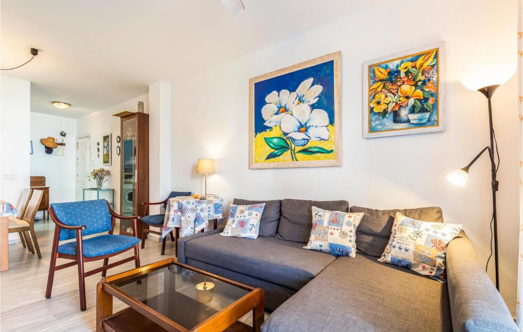 A seating area at 2 Bedroom Nice Apartment In Torrox
