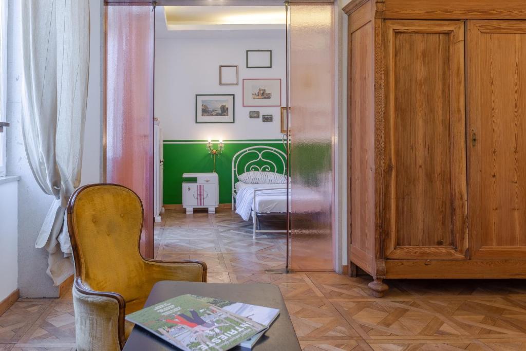 A seating area at Le Dimore del Teatro