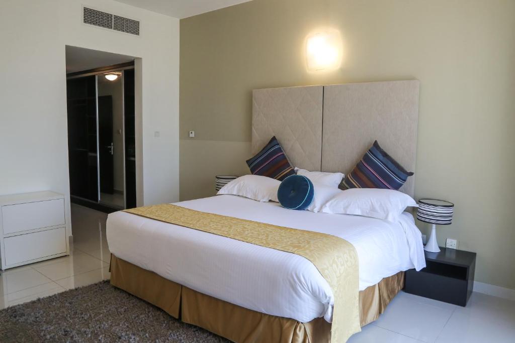 Gulf Suites Hotel Amwaj - Executive Two-Bedroom Suite Lagoon And Sea View