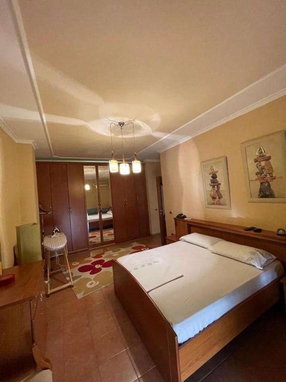 Luxury Center apartment - Imazhi 7