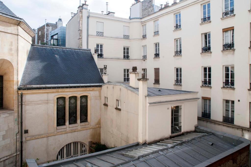 37m at 2 steps from the Place des Vosges