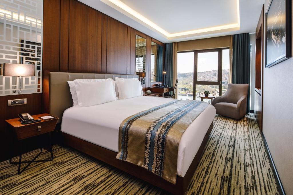 GOLDEN MANAFEA HOTEL