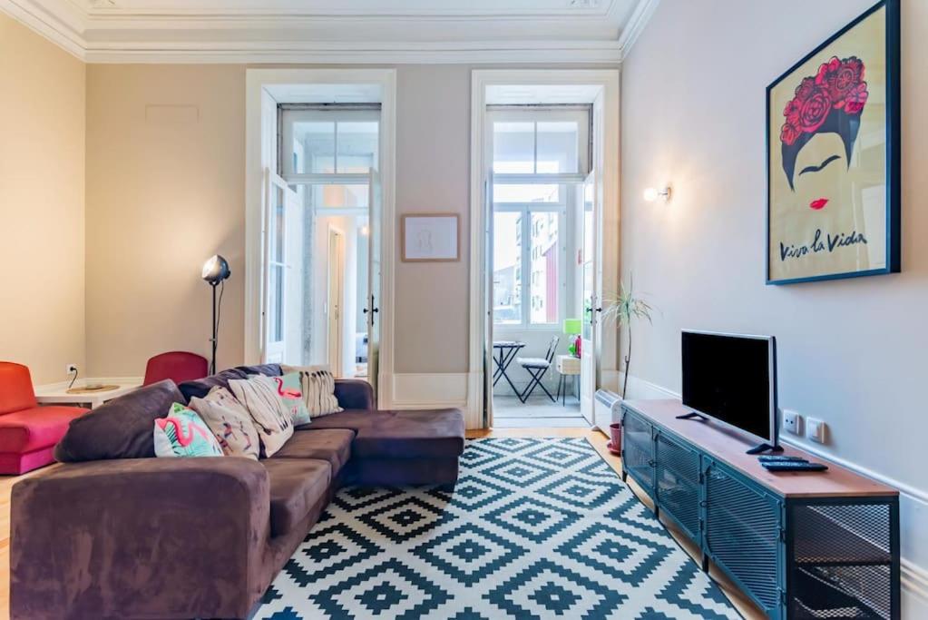 Classy Flat at Marques Square with Garden - Two-Bedroom Apartment