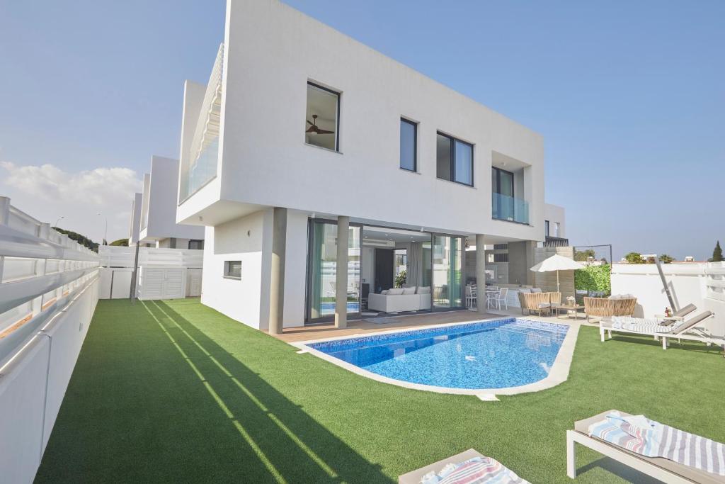 Almaria Villas - Villa Con Piscina Privada