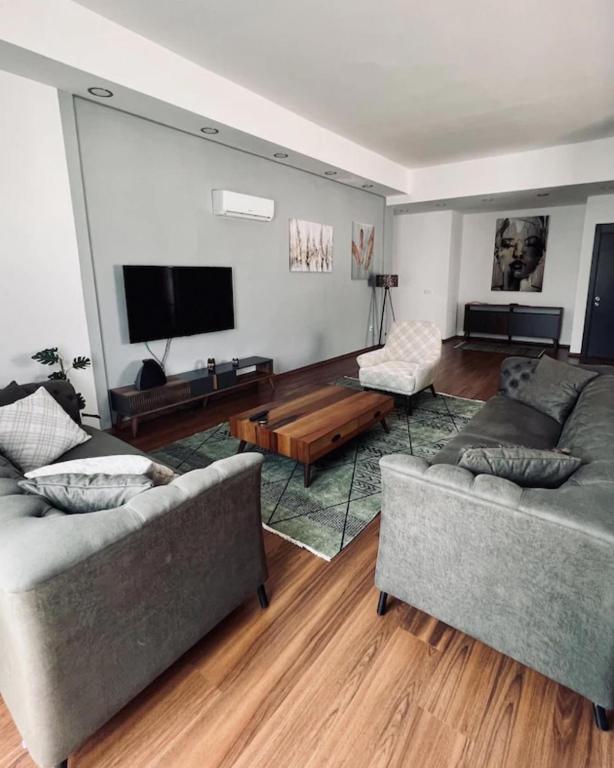 TV a/nebo společenská místnost v ubytování Side Mira Palace & Spa