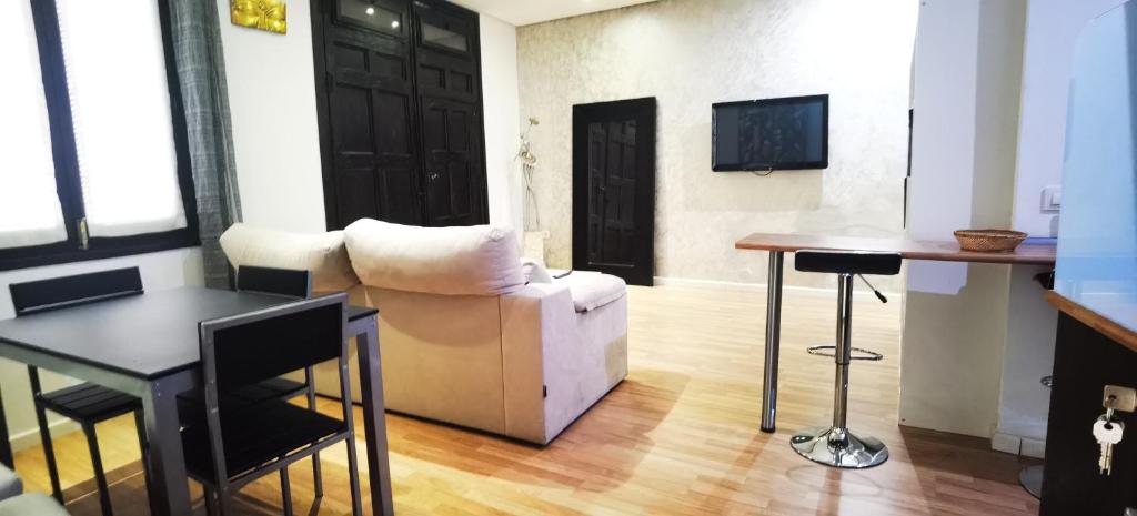 ALMAALQUILER Clavería 11 - Studio Familiare