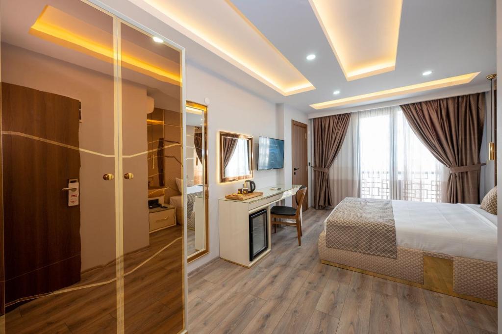 Cama ou camas em um quarto em Luxury Airport Hotel By Zazzoni-İstanbul Airport
