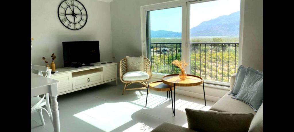 Nespecifikovaný výhled na hory nebo výhled na hory při pohledu z apartmánu