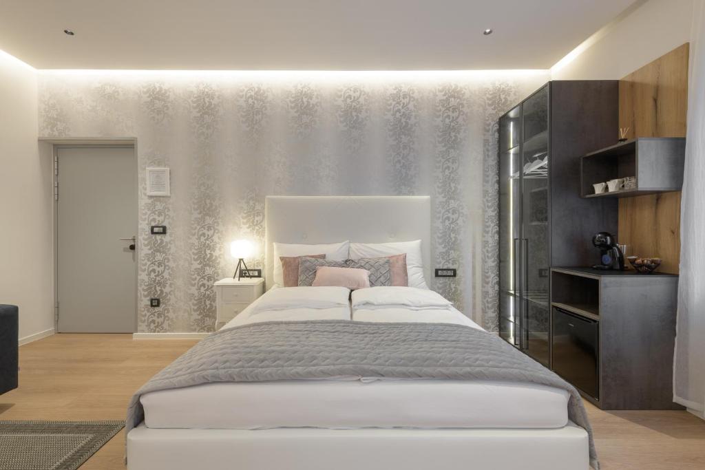 ROYAL SUITE, Ljubljana - Resim 5