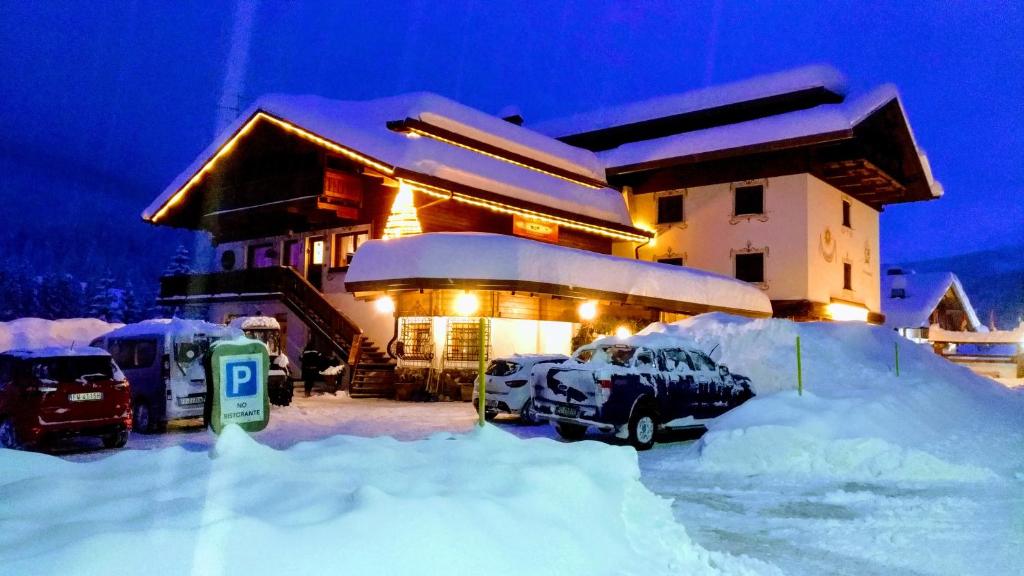 Residence La Pineta during the winter