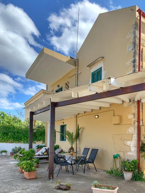 Balkón nebo terasa v ubytování Evaggelias Home Gavalochori