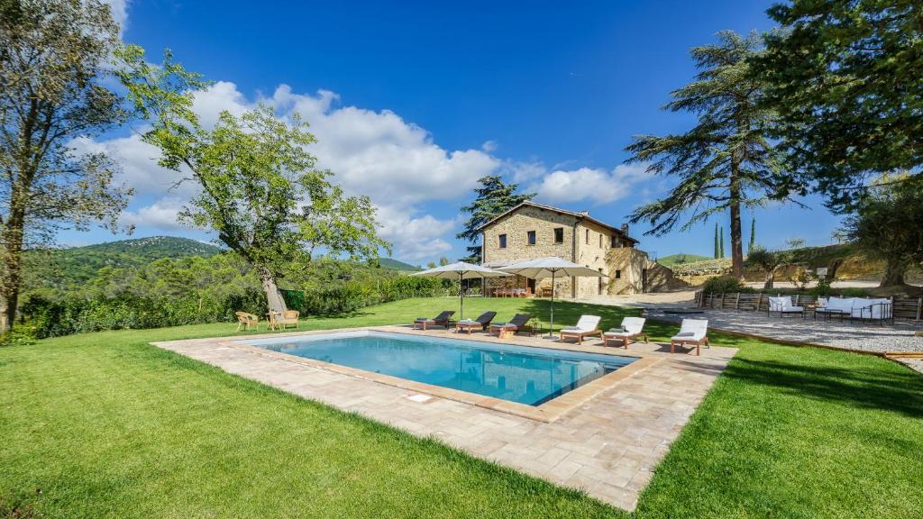 The swimming pool at or close to CASALE TAVERNELLE 6, Emma Villas