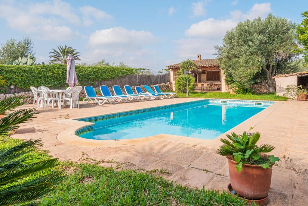 The swimming pool at or close to Finca can Miquel des Revellar