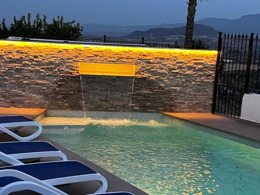 Bazén v ubytovaní Finca La Mirage Coin alebo v jeho blízkosti