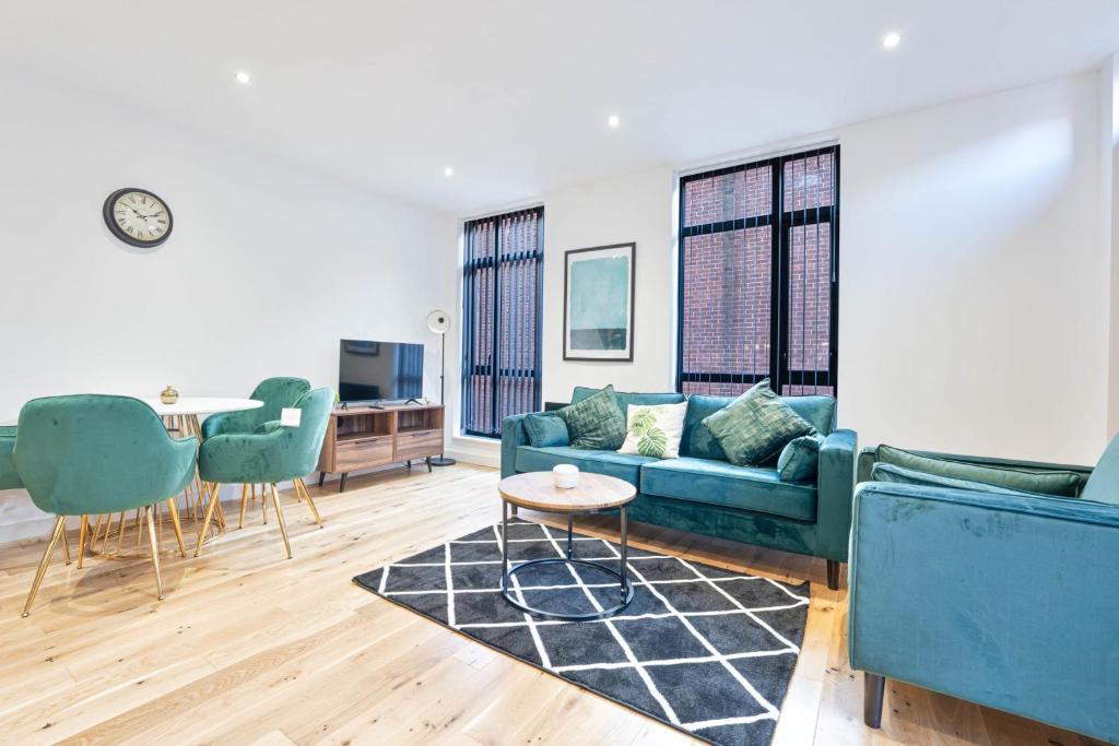 Modern 2 Bedroom Apartment Central Birmingham, UK