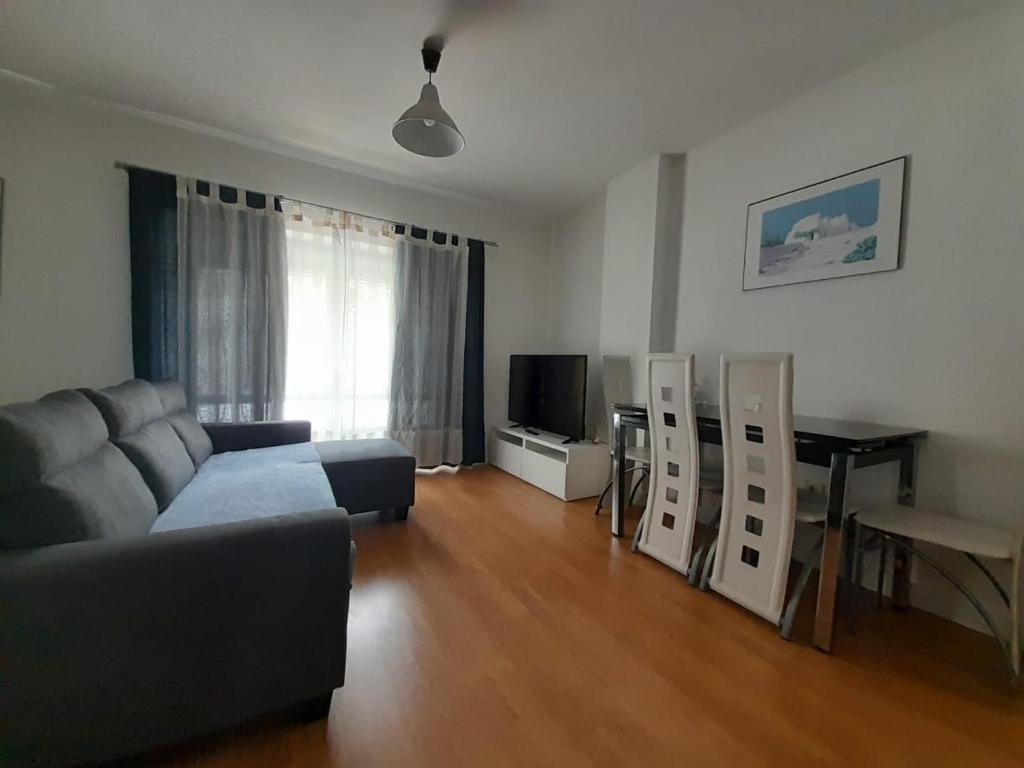 TV a/nebo společenská místnost v ubytování Ayuntamieto Beach GAM