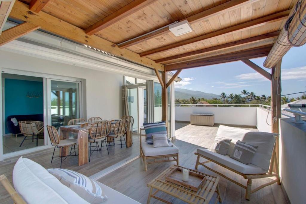 Ruang duduk di Le Penthouse Roséda - La Saline les Bains