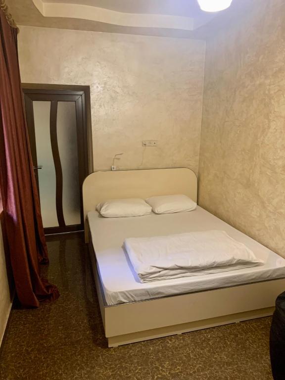 Postel nebo postele na pokoji v ubytování Luxury Apartment with jacuzzi on Republic Square