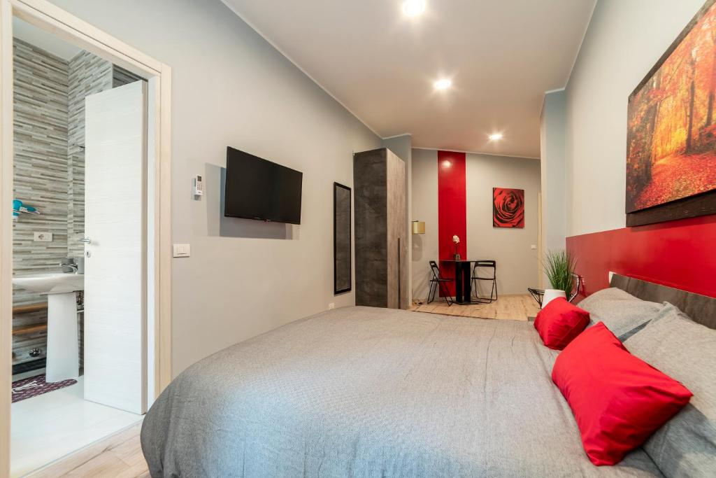 A television and/or entertainment centre at Clodia Apartments
