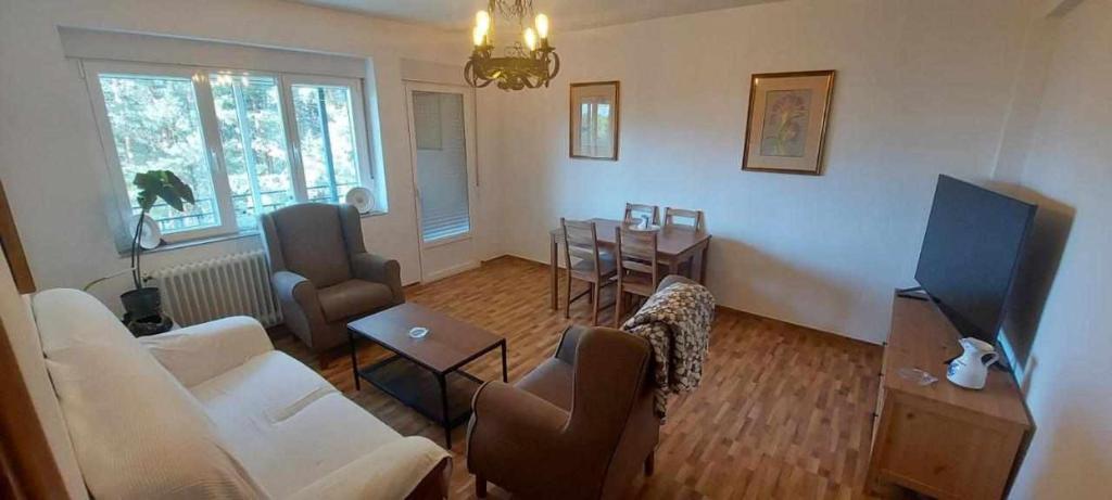 TV a/nebo společenská místnost v ubytování La Vista de Gredos III